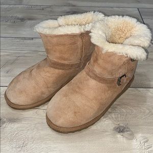 Kirkland Signature Kid's Shearling Boot Size 4
